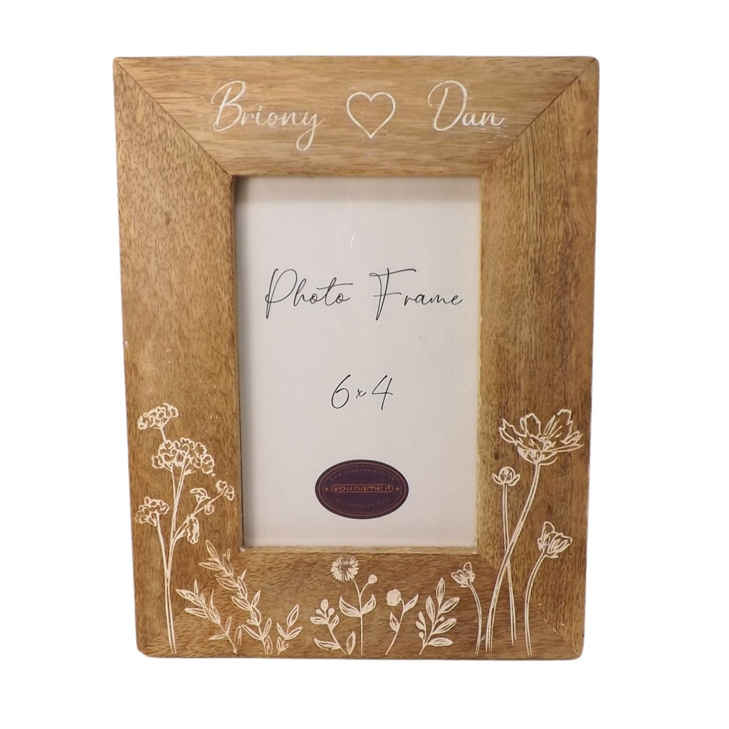 6x4 Wooden Photo Frame with White Inlay & FREE VALENTINE'S DAY CARD